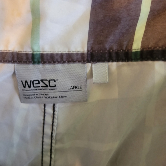 Wesc Plaid Board Shorts for Men. Size L - Picture 2 of 6